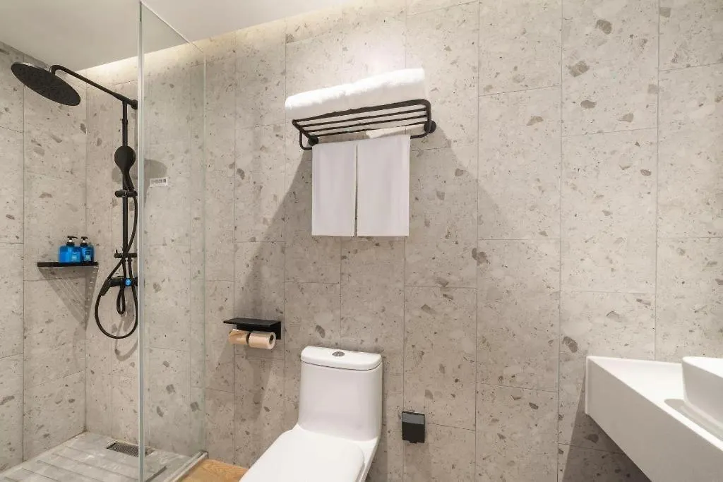 Nihao Hotel Zhuhai Gongbei Port 2*,